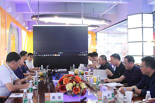 Liu Xuedong, the mayor of Hongmei Town, Dongguan City, and his entourage came to Lianchengfa for inspection and exchange! Liu Xuedong, the mayor of Hongmei Town, Dongguan City, and his entourage came to Lianchengfa for inspection and exchange!