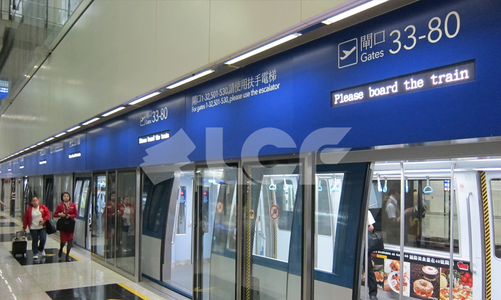 香港机场地铁P4室内表贴LED显示屏项目.jpg