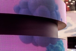 What are The Advantages and Application Areas of Curved LED Displays?