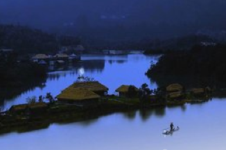 The Principle and Classification of Special-Shaped LED Transparent Screen The Principle and Classification of Special-Shaped LED Transparent Screen