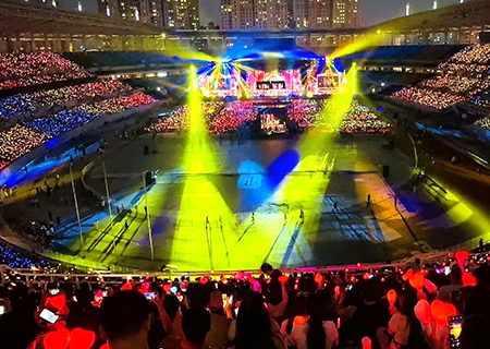 LCF LED transparent screen and fluorescent sticks shine Jay Chou Hohhot concert (first session)