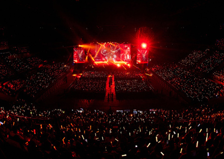 LCF LT LED transparent screen made a shocking appearance at Wenwen's Chongqing concert