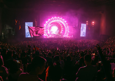 LCF dance beauty LED transparent screen shines in admiration band Chengdu concert