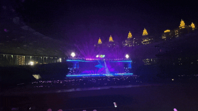 18湾区之光群星演唱会.gif