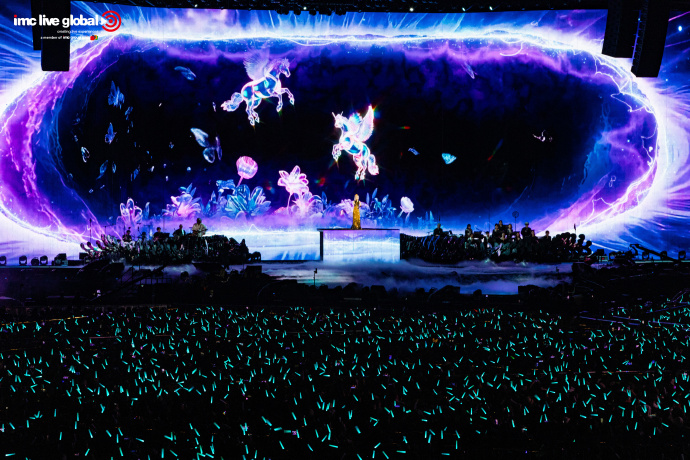 04.jpg Transparent LED screen